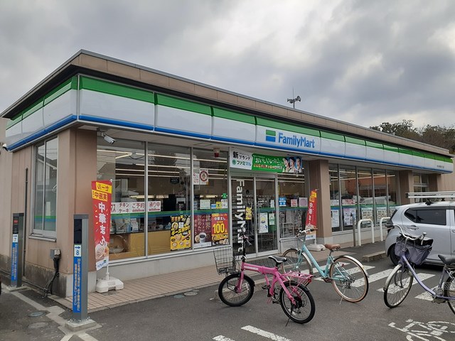 コンビニ　ファミリーマート（コンビニ）まで91m