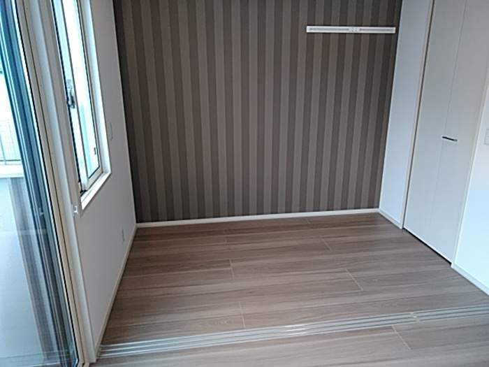 その他部屋・スペース　開放的な寝室です