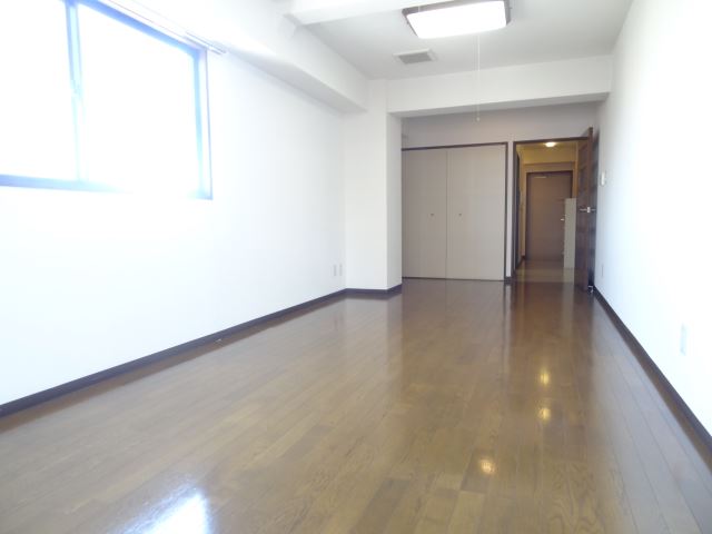 居室・リビング　ベランダから見たお部屋