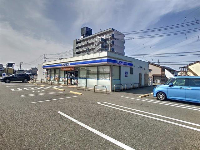 コンビニ　ローソン金沢若宮町店（コンビニ）まで684m