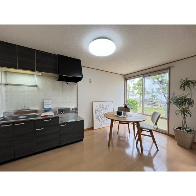 キッチン　１０１号室モデルルーム搬入時の写真