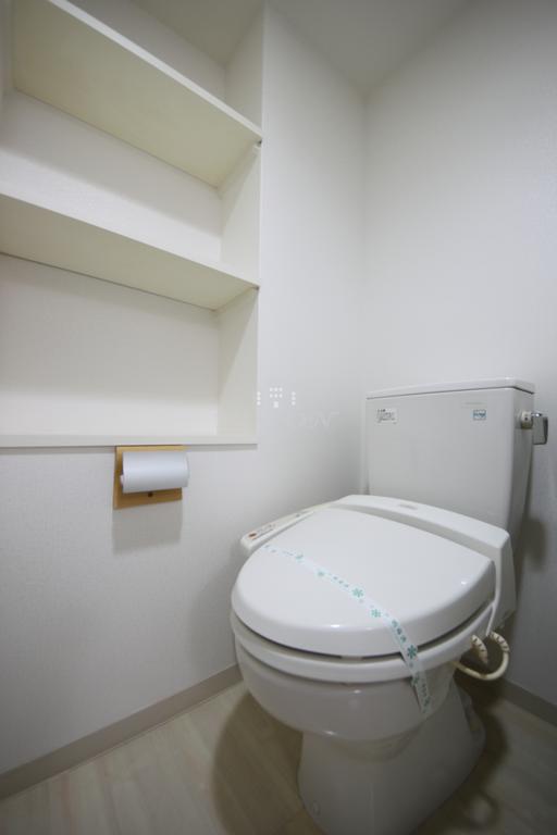トイレ　写真は別タイプのお部屋となります。
