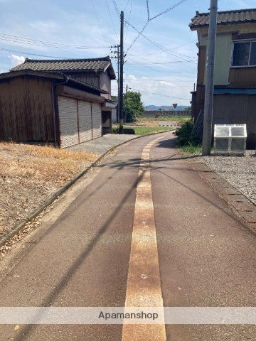 その他　前面道路（その他）まで0m