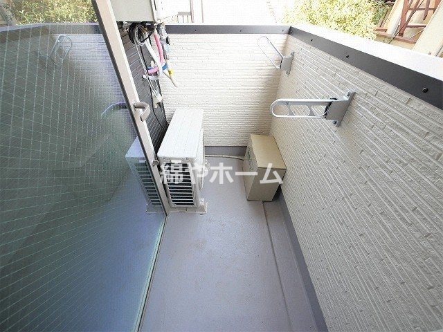 バルコニー　外からの目が気にならないバルコニーで洗濯物が干せます
