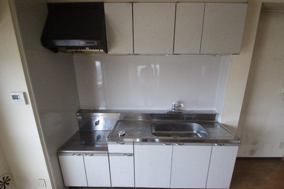 キッチン　※別部屋の写真です