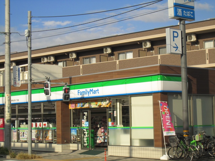 コンビニ　ファミリーマート（コンビニ）まで393m