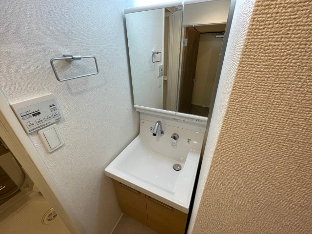 洗面設備　２０１号室の写真です。