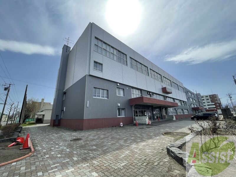 中学校　札幌市立美香保中学校（中学校）まで319m