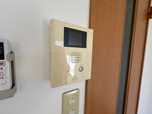 セキュリティ　モニター付きインターホン完備