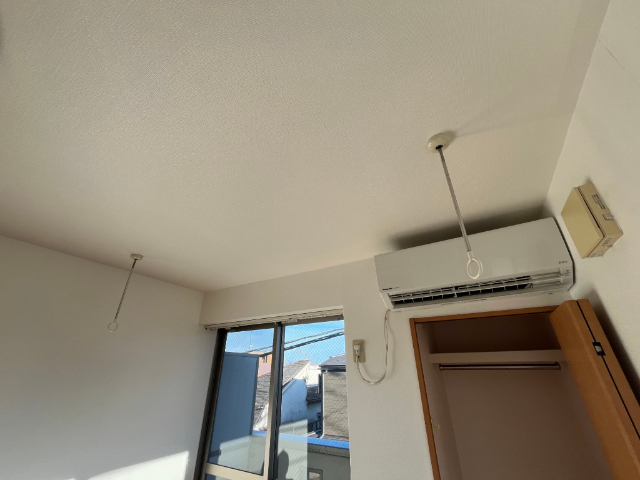 その他設備　室内に物干し竿が設置出来ます