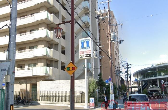 コンビニ　ローソンJR茨木東口店（コンビニ）まで250m