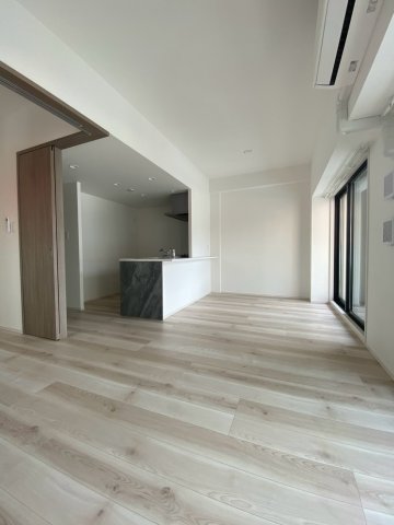 S-RESIDENCE亀島駅前blazeの居間写真