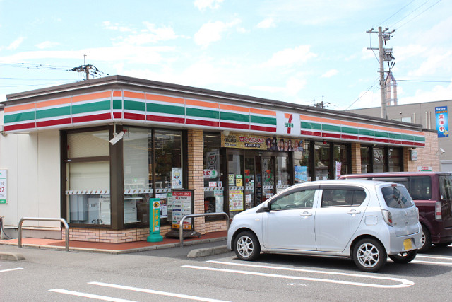コンビニ　セブン‐イレブン 大分萩原４丁目店（コンビニ）まで500m