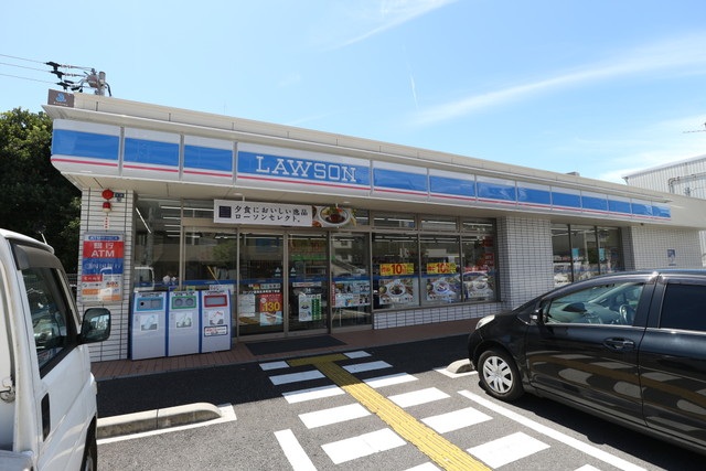 コンビニ　ローソン高知北本町四丁目店（コンビニ）まで322m