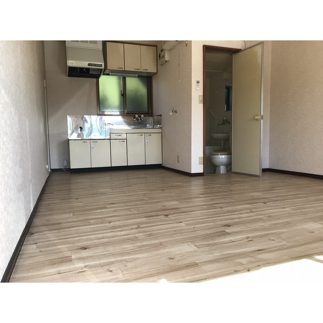 ハイツ米山の居間写真