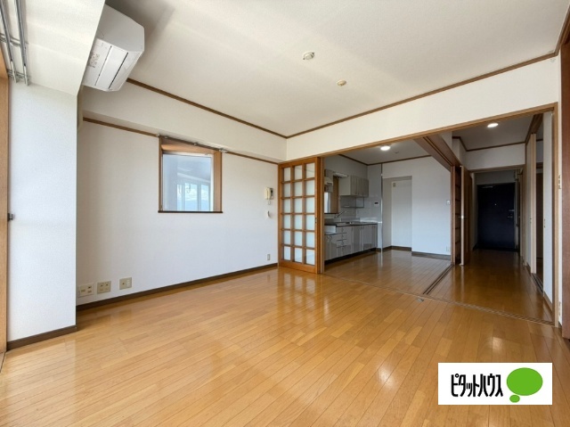 テレパレス居町の居間写真