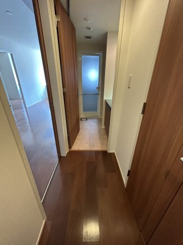 東京メトロ千代田線 表参道駅 徒歩10分 15階建 築14年の玄関写真