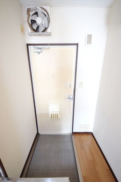 メゾン三鷹台の玄関写真