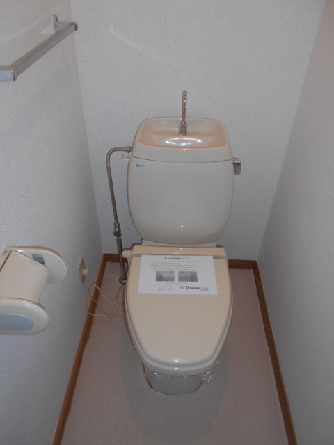 トイレ　暖房便座完備