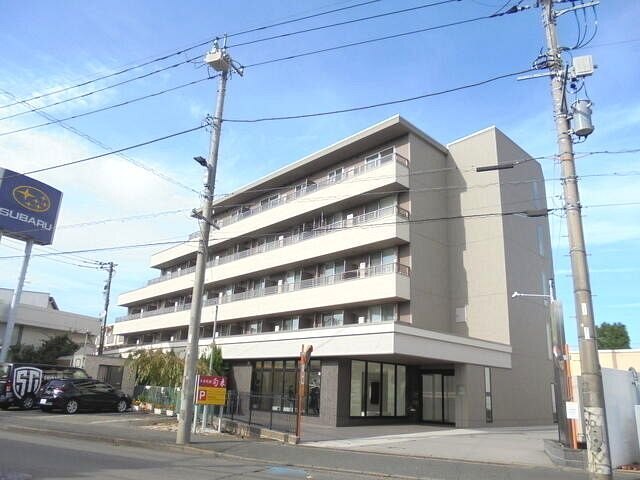 建物外観　オートロック完備