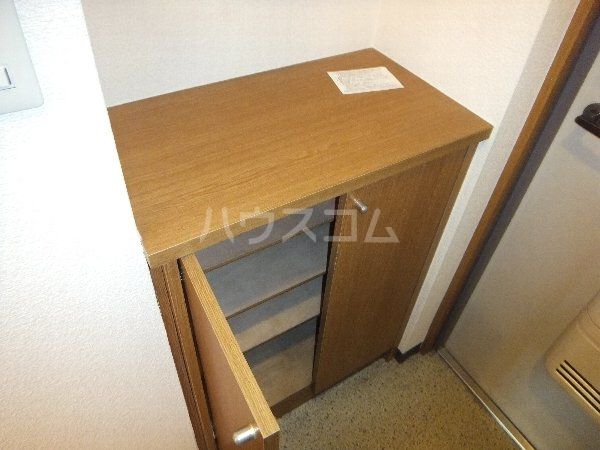 ヒルズ辨天の玄関写真