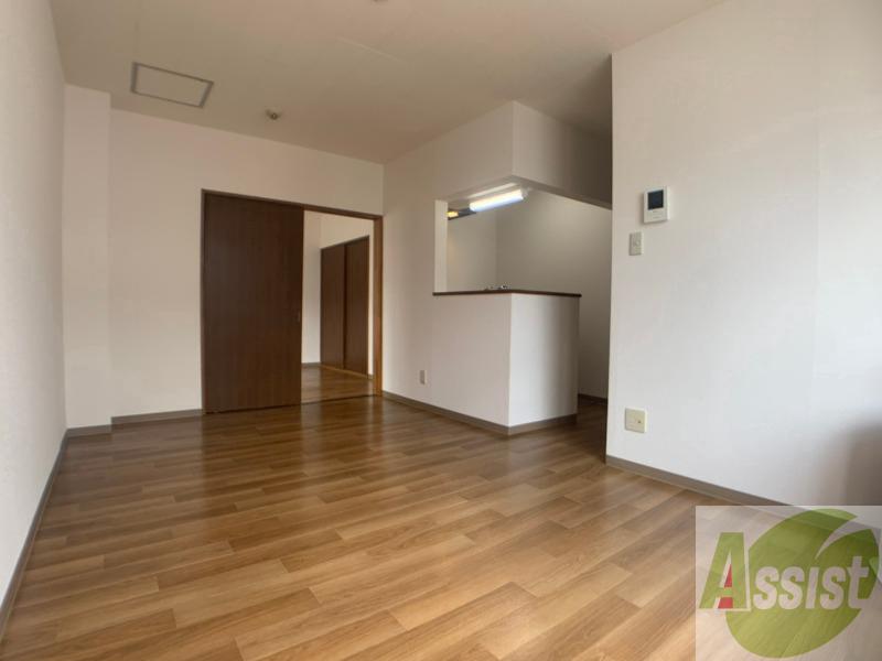居室・リビング　広くてキレイなお部屋が広がっていて、充実した生活が送れそう。