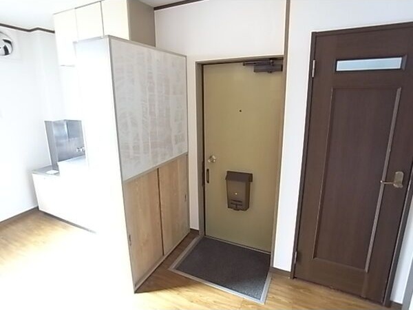 玄関　落ち着いた玄関です