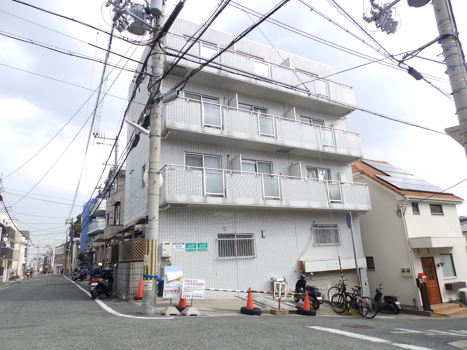 建物外観　学生さんにもオススメ