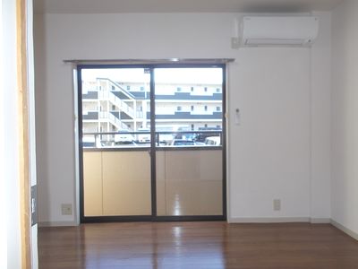 その他　別角度から見た洋室