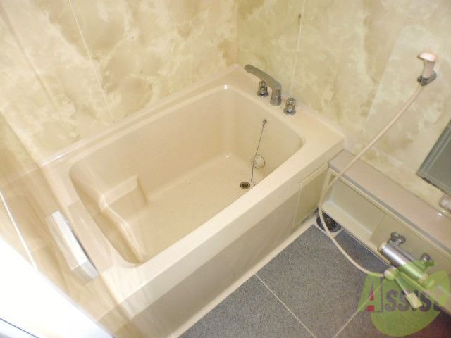 バス・シャワールーム　ゆっくりつかって一日の疲れを取ってくださいね。