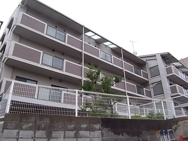 神戸市須磨区若草町のマンションの建物外観