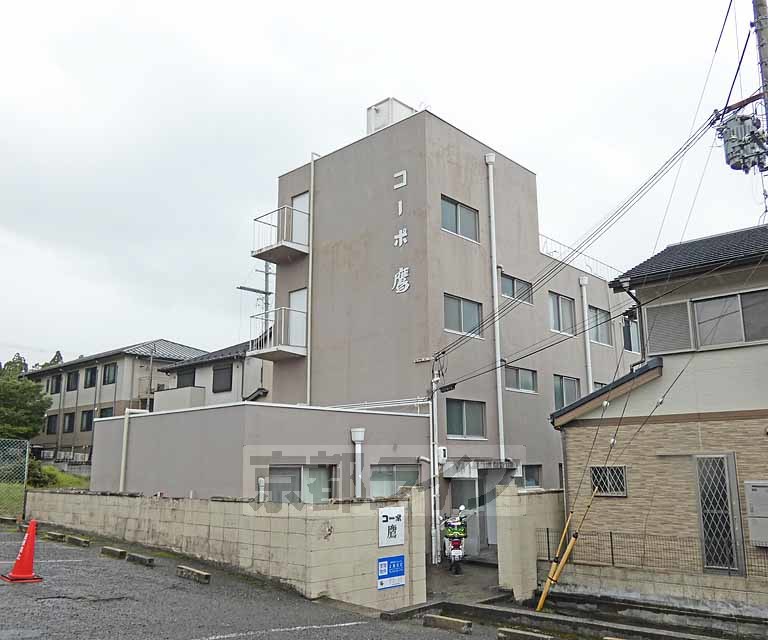 【京都市北区鷹峯南鷹峯町のマンションの建物外観】