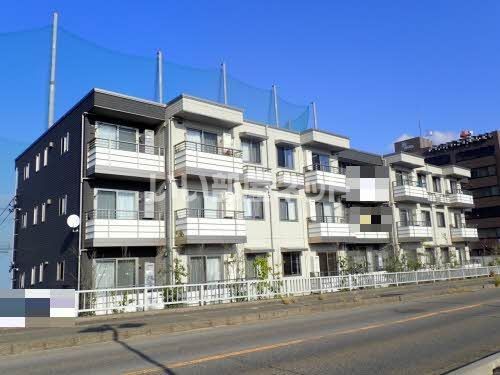 新潟市中央区新光町のマンションの建物外観