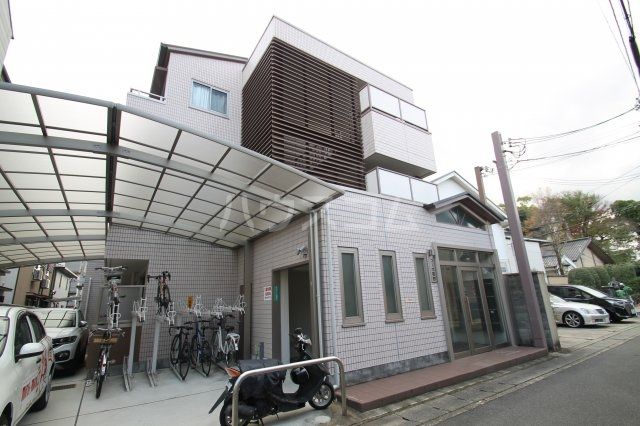 京都市右京区西京極東衣手町のマンションの建物外観