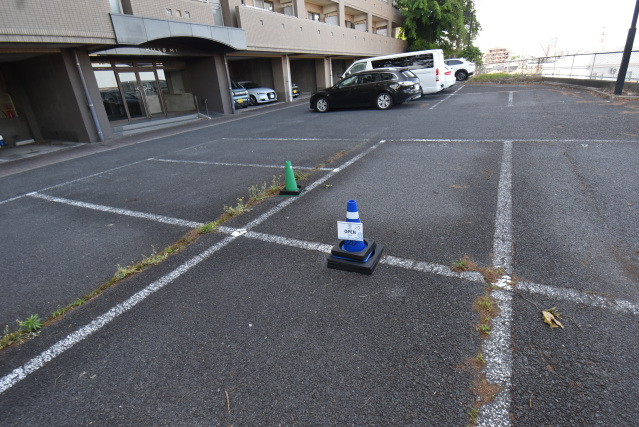 【宇都宮市西原町のマンションの駐車場】