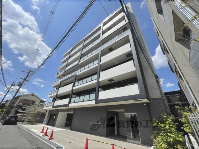 【奈良市西大寺北町のマンションの建物外観】