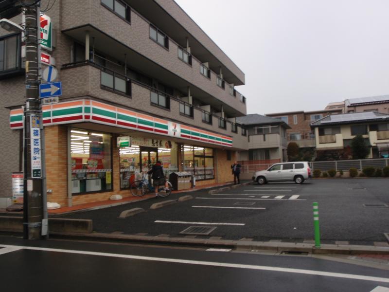 【メイプル戸田公園のコンビニ】