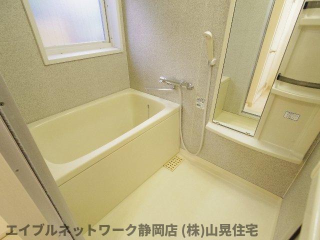 バス・シャワールーム　日々の暮らしに欠かせないお風呂です
