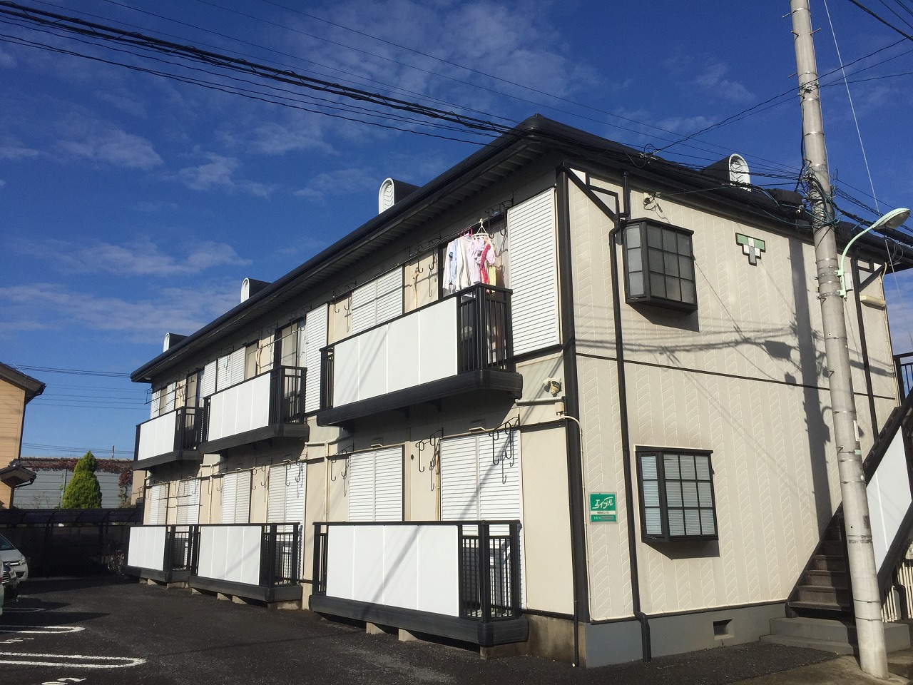 蓮田市藤ノ木のアパートの建物外観