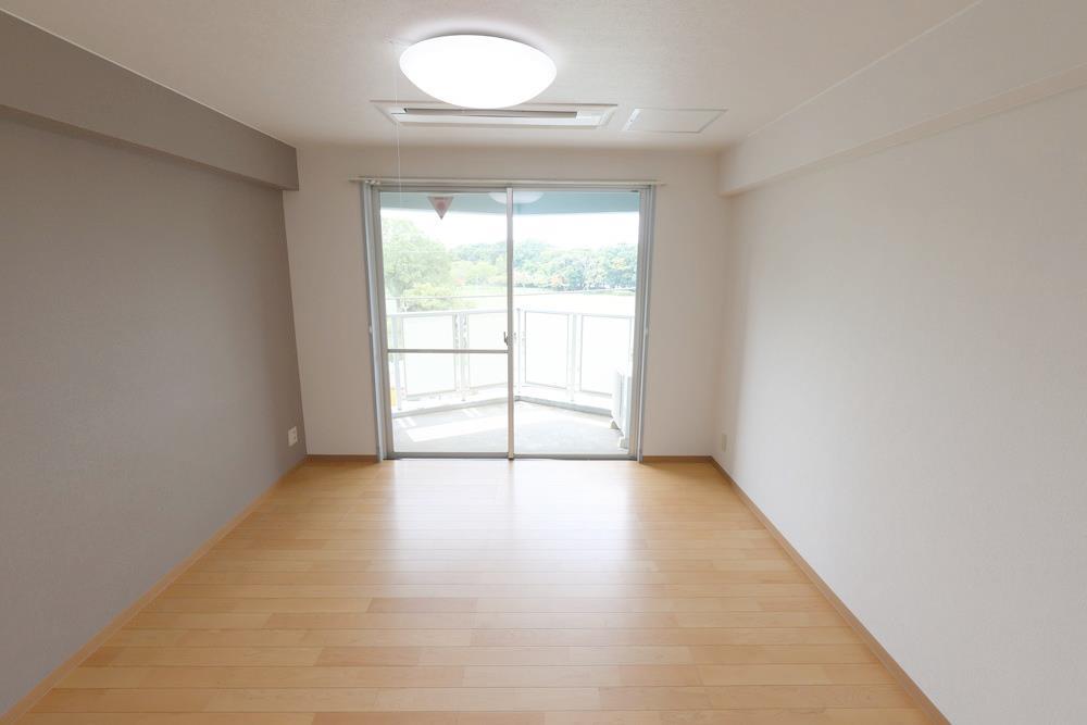 居室・リビング　2026年7月リフォーム※照明器具は残置物です。
