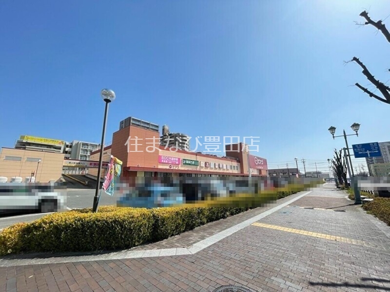 スーパー　ピアゴラフーズコア三河安城店（スーパー）まで505m