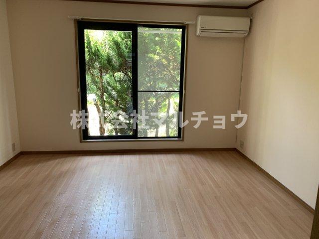 居室・リビング　広々とした洋室です