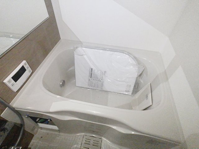 バス・シャワールーム　掲載写真は同型モデルを掲載しております。実際のお部屋と仕様等