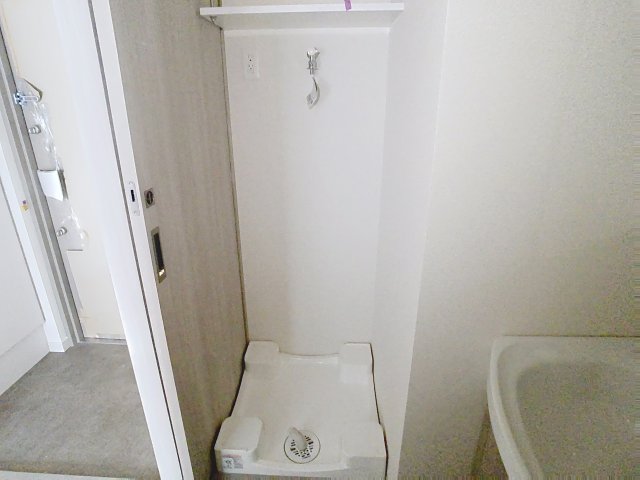 洗面設備　掲載写真は同型モデルを掲載しております。実際のお部屋と仕様等