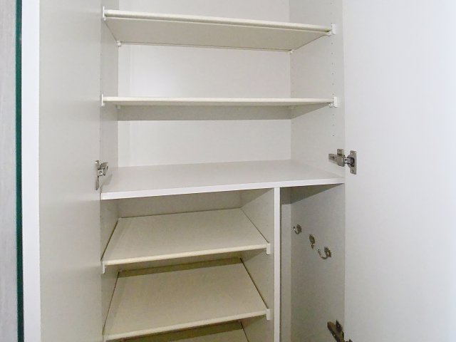 収納　掲載写真は同型モデルを掲載しております。実際のお部屋と仕様等