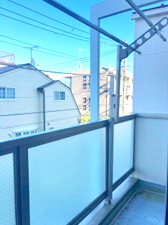 バルコニー　お洗濯にも便利なバルコニー付き