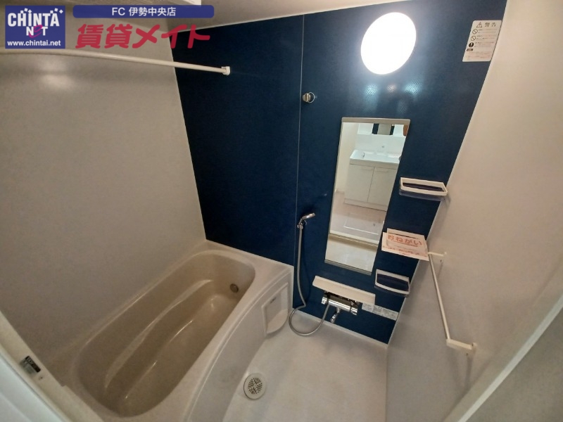 バス・シャワールーム　同型参考写真