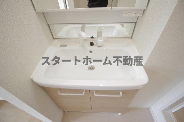 洗面設備　脱衣スペースもあります