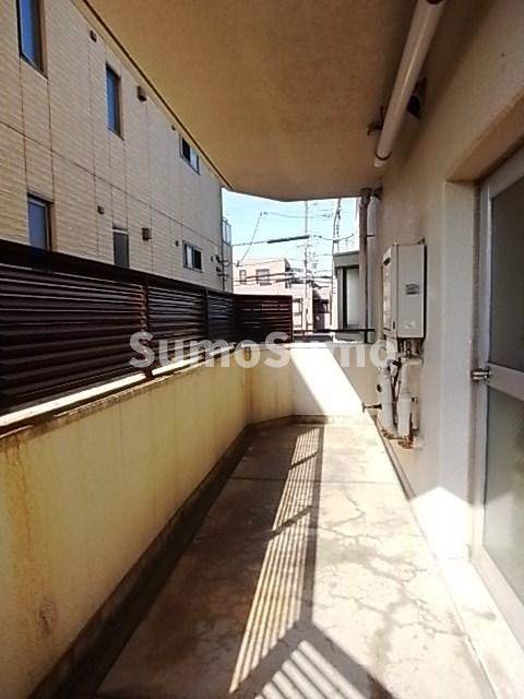 バルコニー　陽当たり良好なバルコニーです