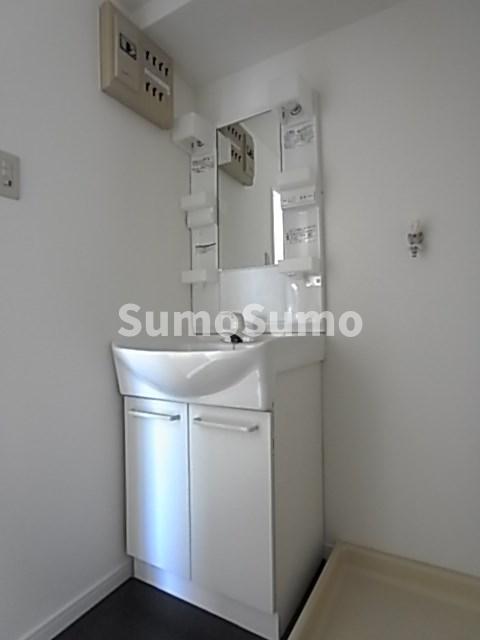 洗面設備　独立洗面台で身支度をすべて済ませてしまいましょう